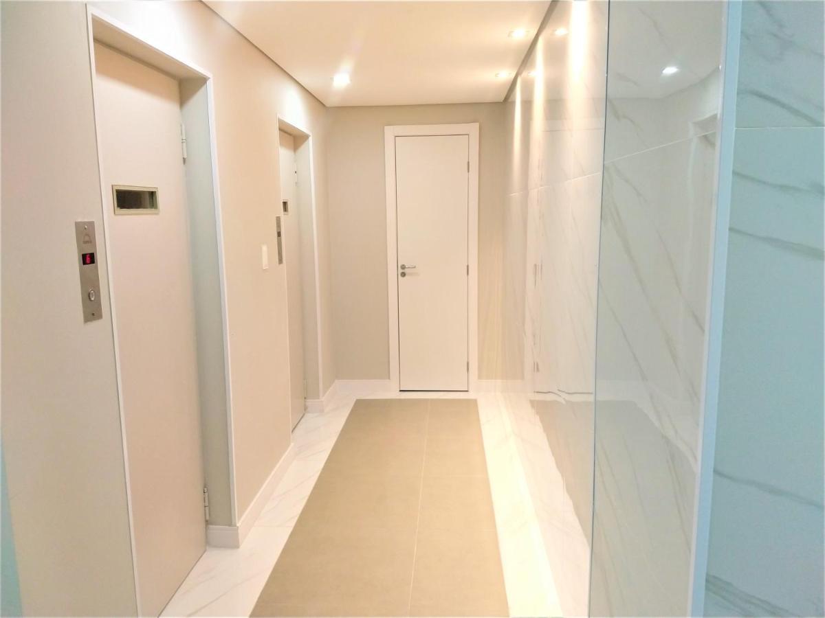 Apto no centro, com ótima localização Balneario Camboriu Exterior foto